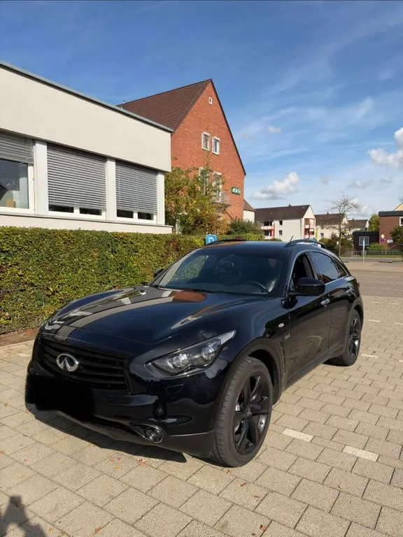Infiniti QX70