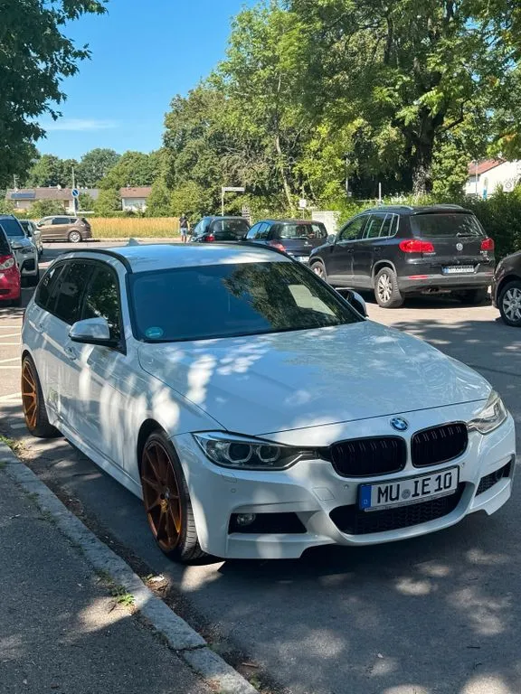 BMW 320