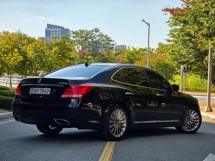 Hyundai Equus