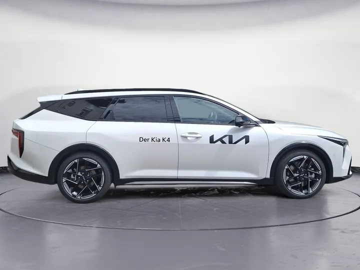 Kia K4