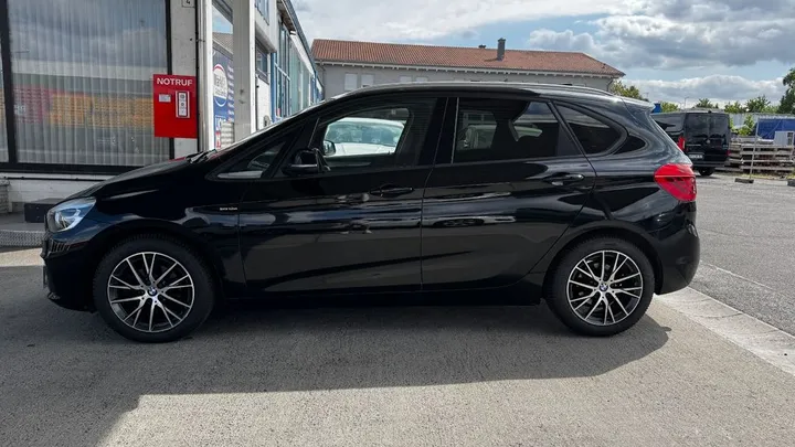 BMW 218