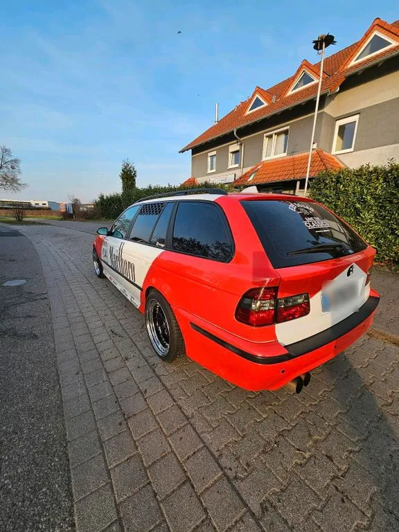 BMW 523