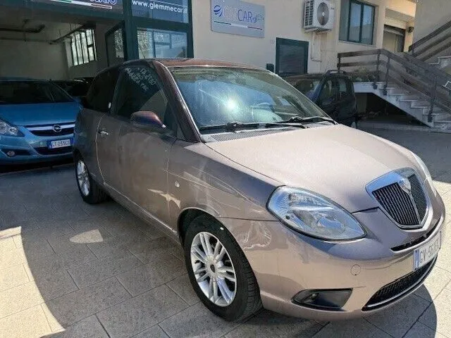 Lancia Ypsilon