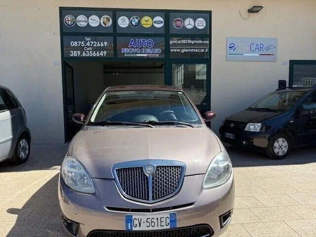 Lancia Ypsilon