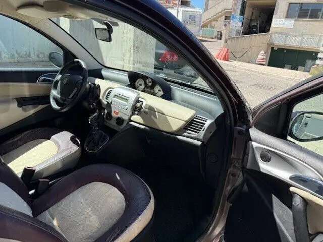 Lancia Ypsilon