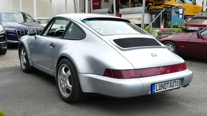 Porsche 964