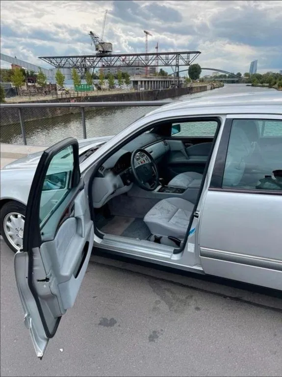 Mercedes-Benz E 280