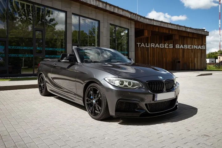 BMW M235
