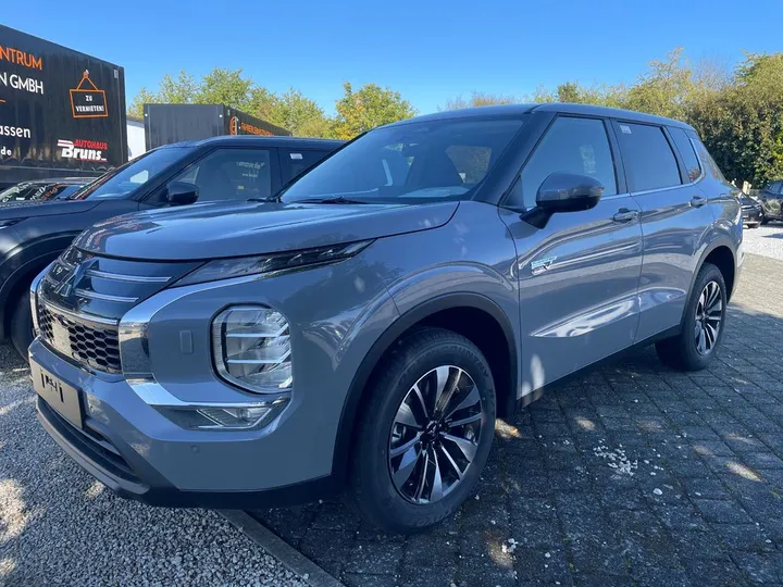 Mitsubishi Plug-in Hybrid Outlander