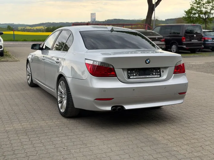 BMW 525