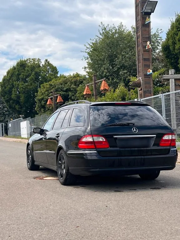 Mercedes-Benz E 220