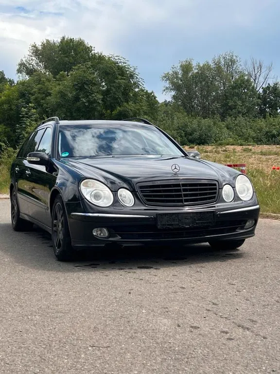 Mercedes-Benz E 220