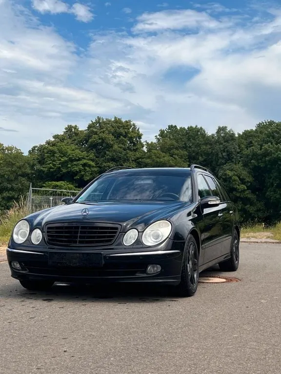 Mercedes-Benz E 220