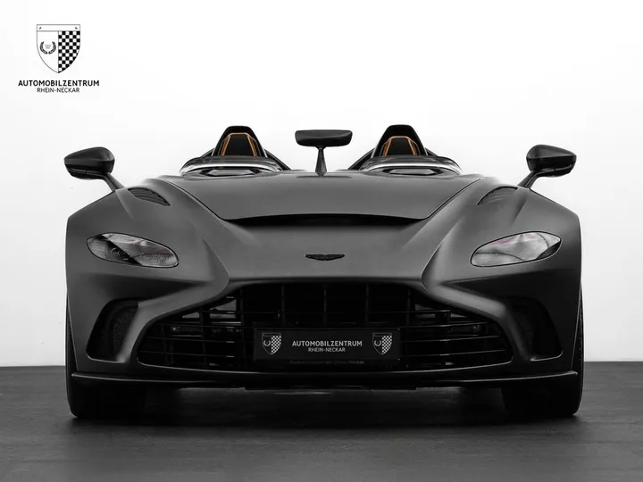 Aston Martin V12 Speedster
