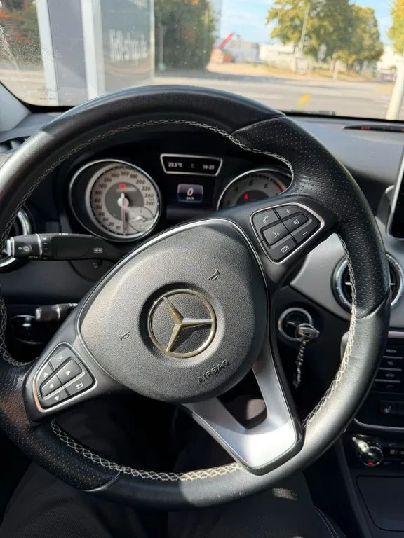 Mercedes-Benz CLA 200