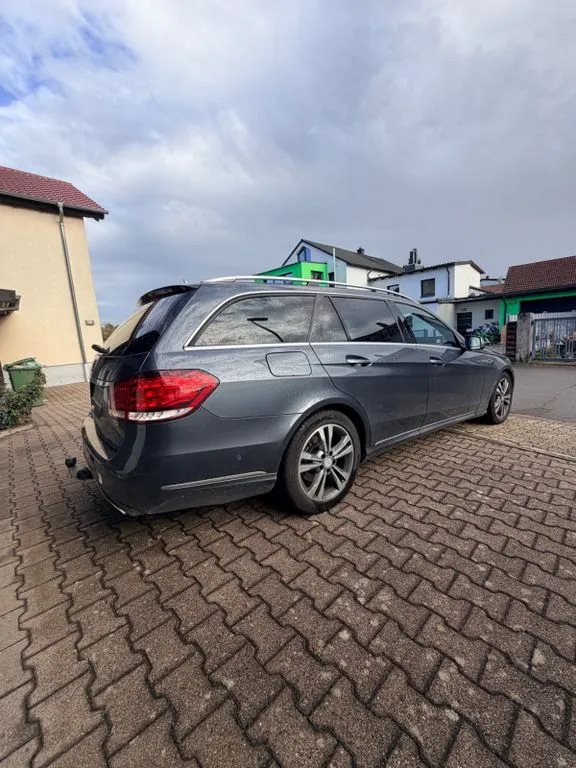 Mercedes-Benz E 300