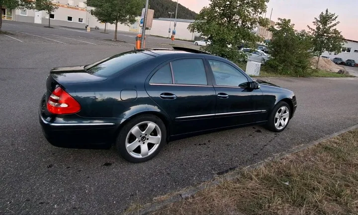 Mercedes-Benz E 220