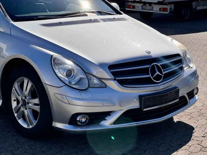Mercedes-Benz R 320