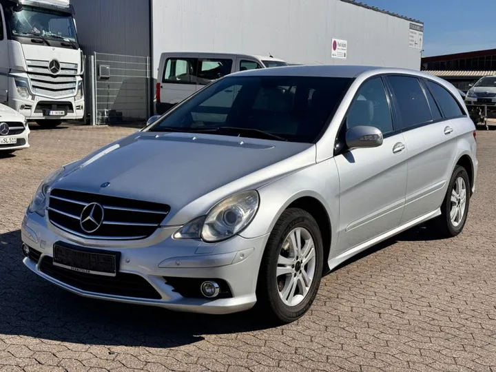 Mercedes-Benz R 320