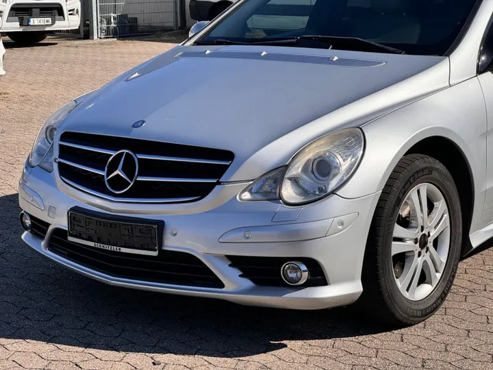 Mercedes-Benz R 320