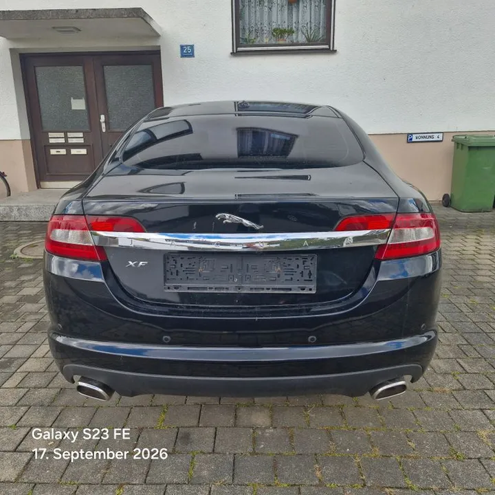 Jaguar XF