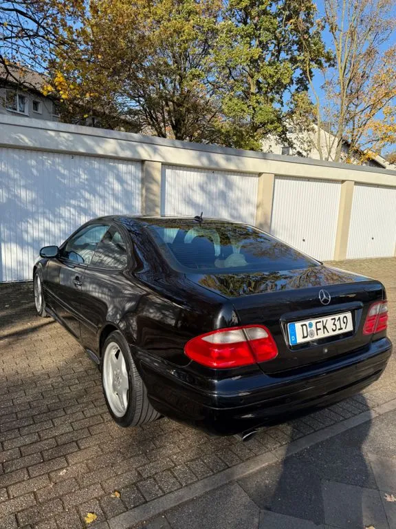Mercedes-Benz CLK 320