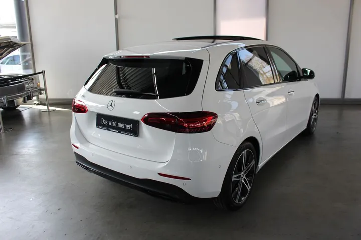 Mercedes-Benz B 200