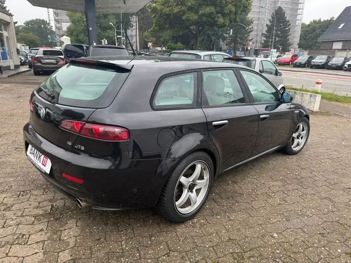 Alfa Romeo 159