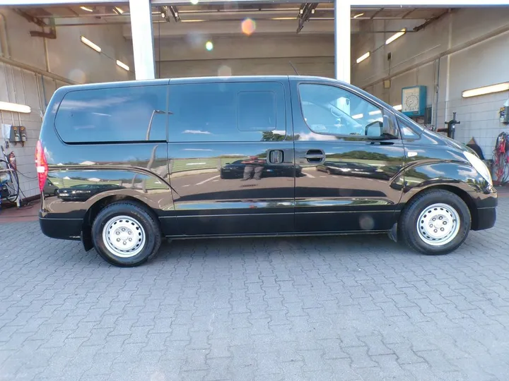 Hyundai H-1