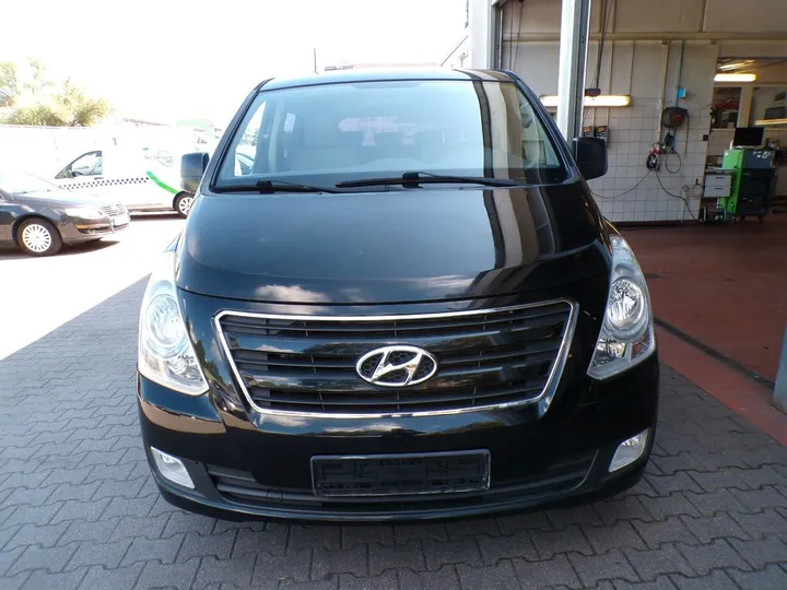 Hyundai H-1