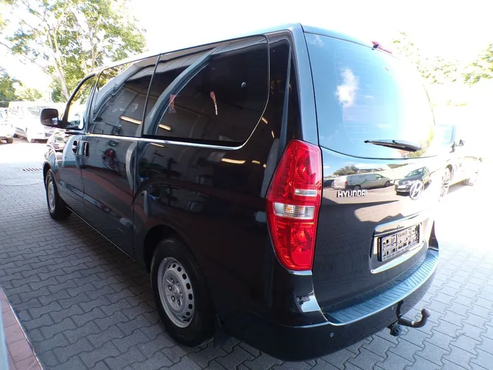 Hyundai H-1