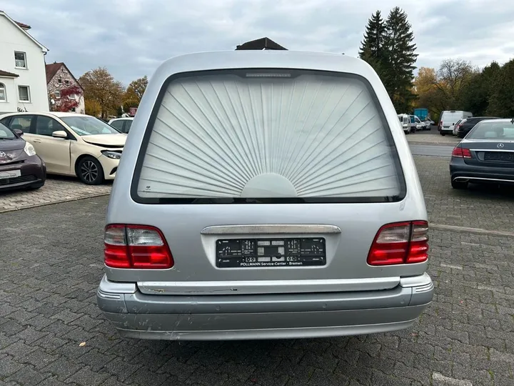 Mercedes-Benz E 270