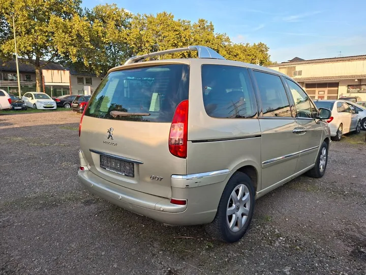 Peugeot 807