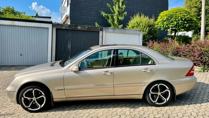 Mercedes-Benz C 220