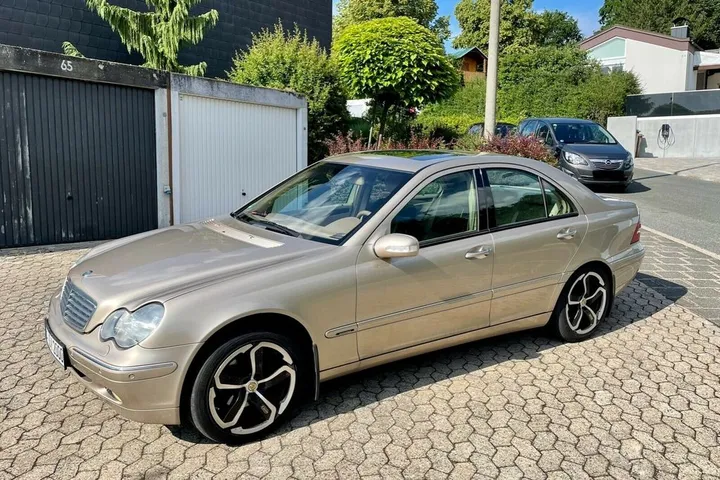 Mercedes-Benz C 220