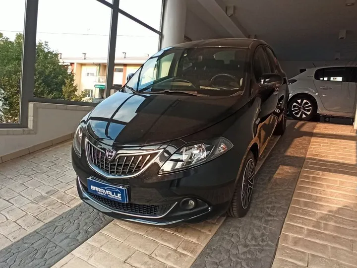 Lancia Ypsilon