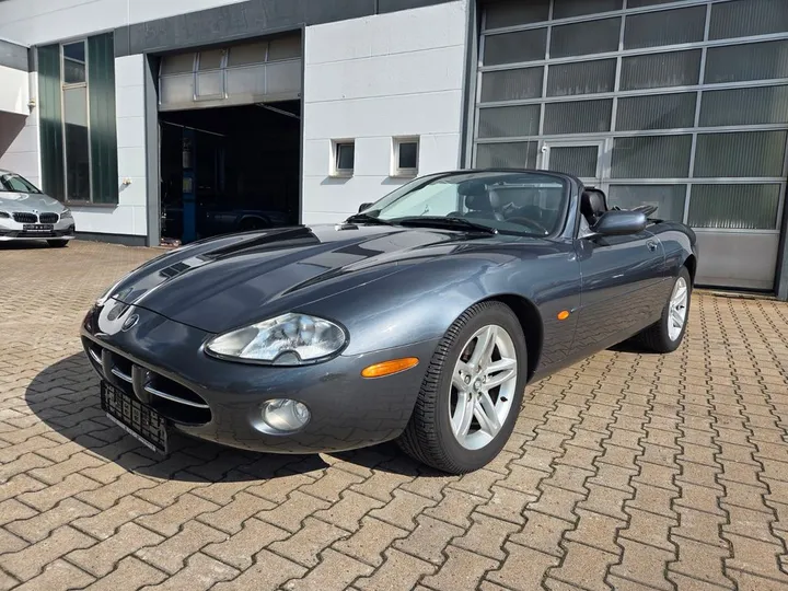 Jaguar XK8