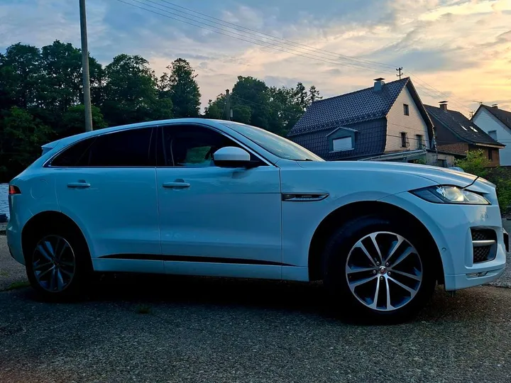 Jaguar F-Pace