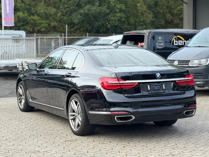 BMW 740