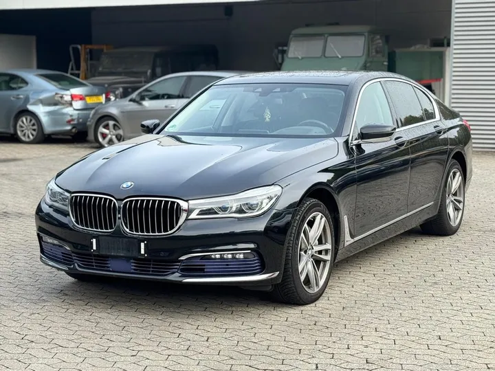 BMW 740