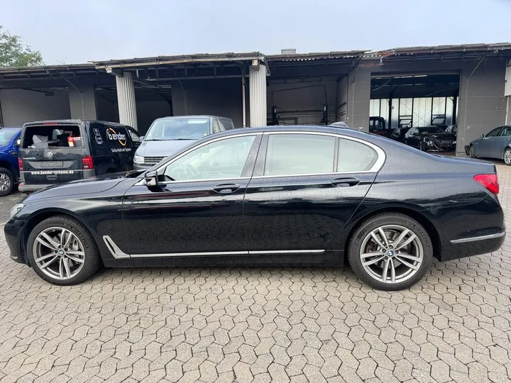 BMW 740