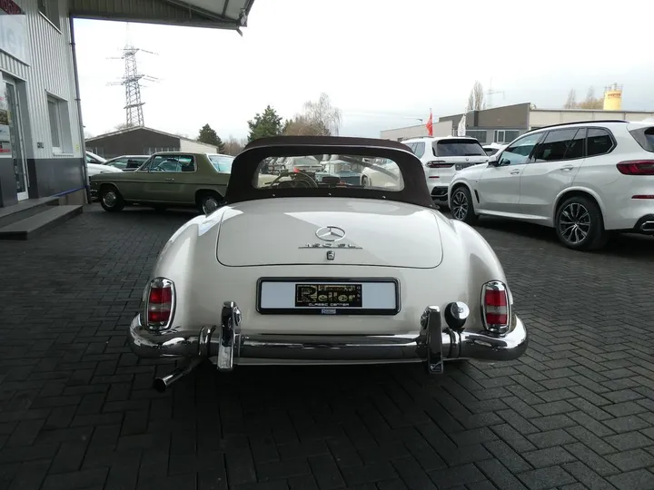 Mercedes-Benz 190