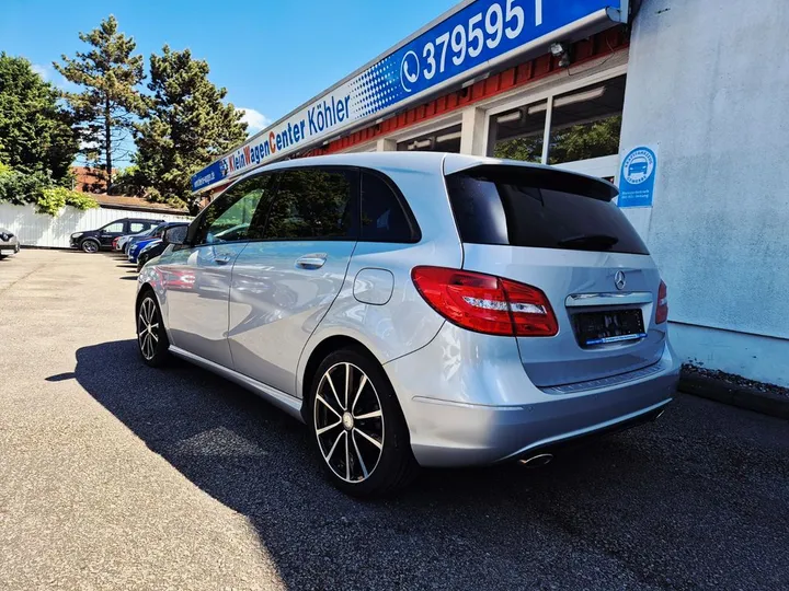 Mercedes-Benz B 200