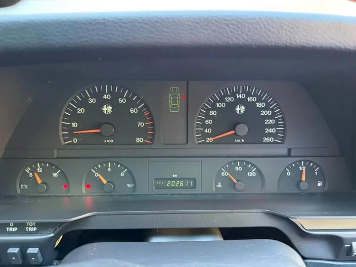 Alfa Romeo 164
