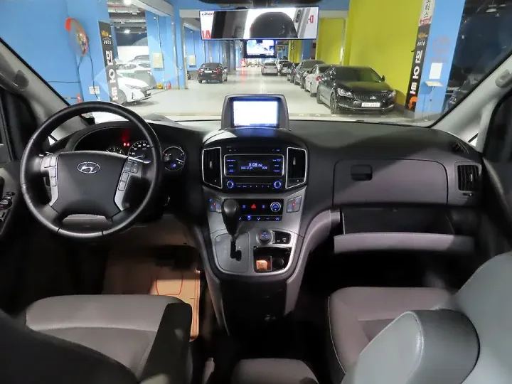 Hyundai Starex