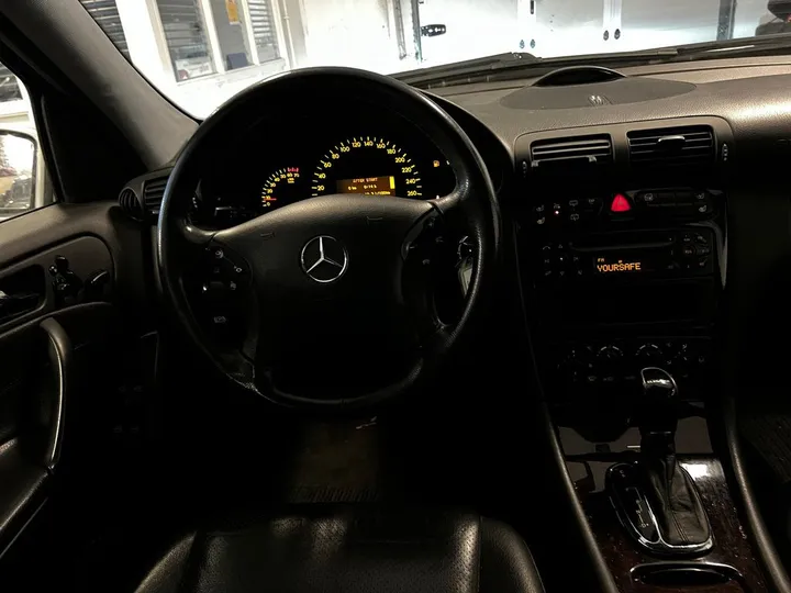 Mercedes-Benz C 240