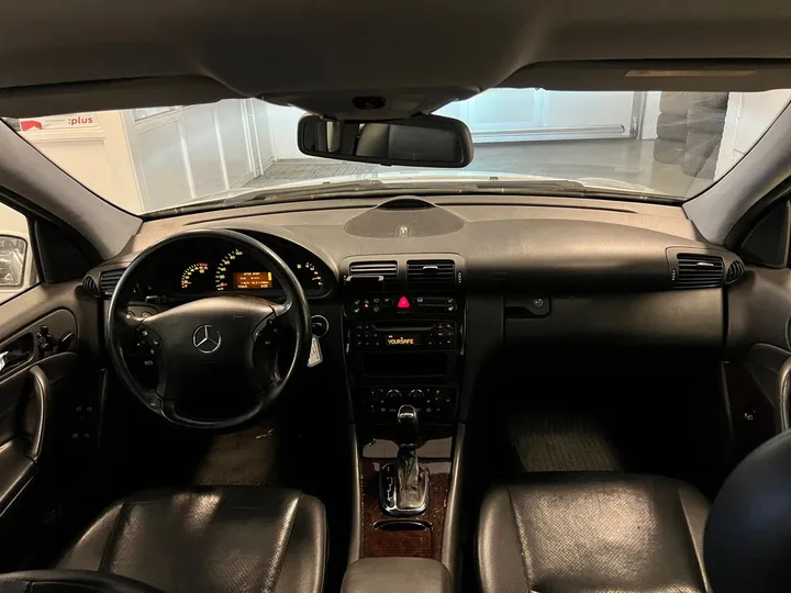Mercedes-Benz C 240