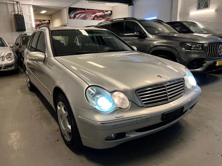 Mercedes-Benz C 240