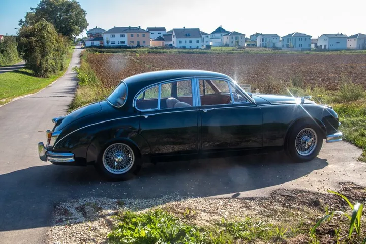 Jaguar MK II