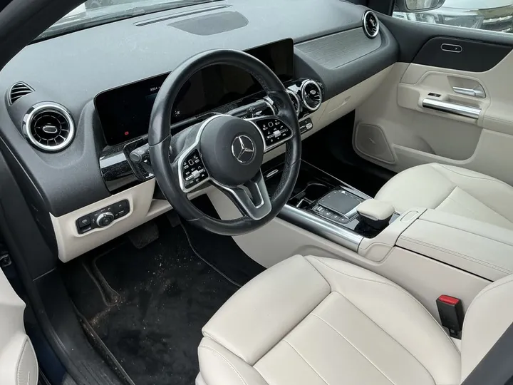Mercedes-Benz B 220